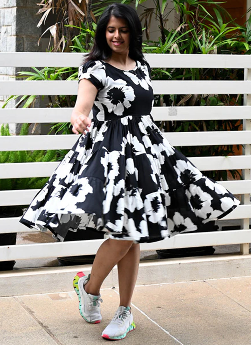 Black Poly Rayon Floral Printed Casual Midi Dress