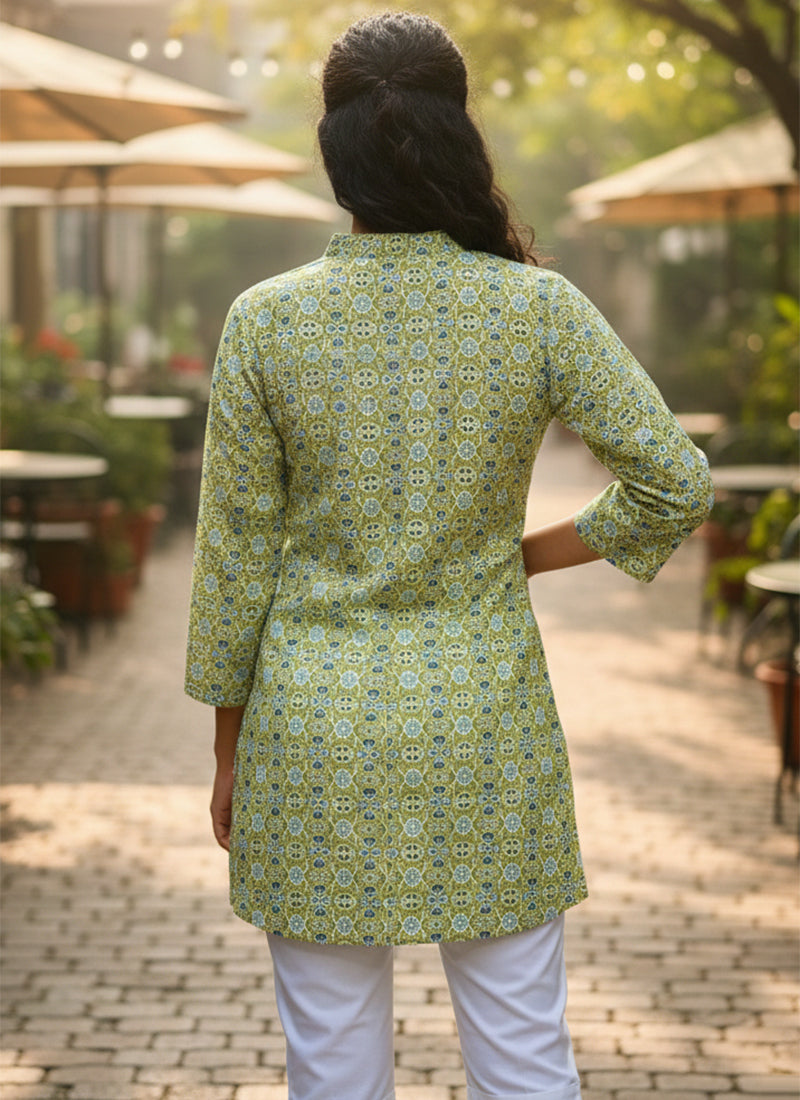 Green Geometric Printed Muslin Casual Short Kurti