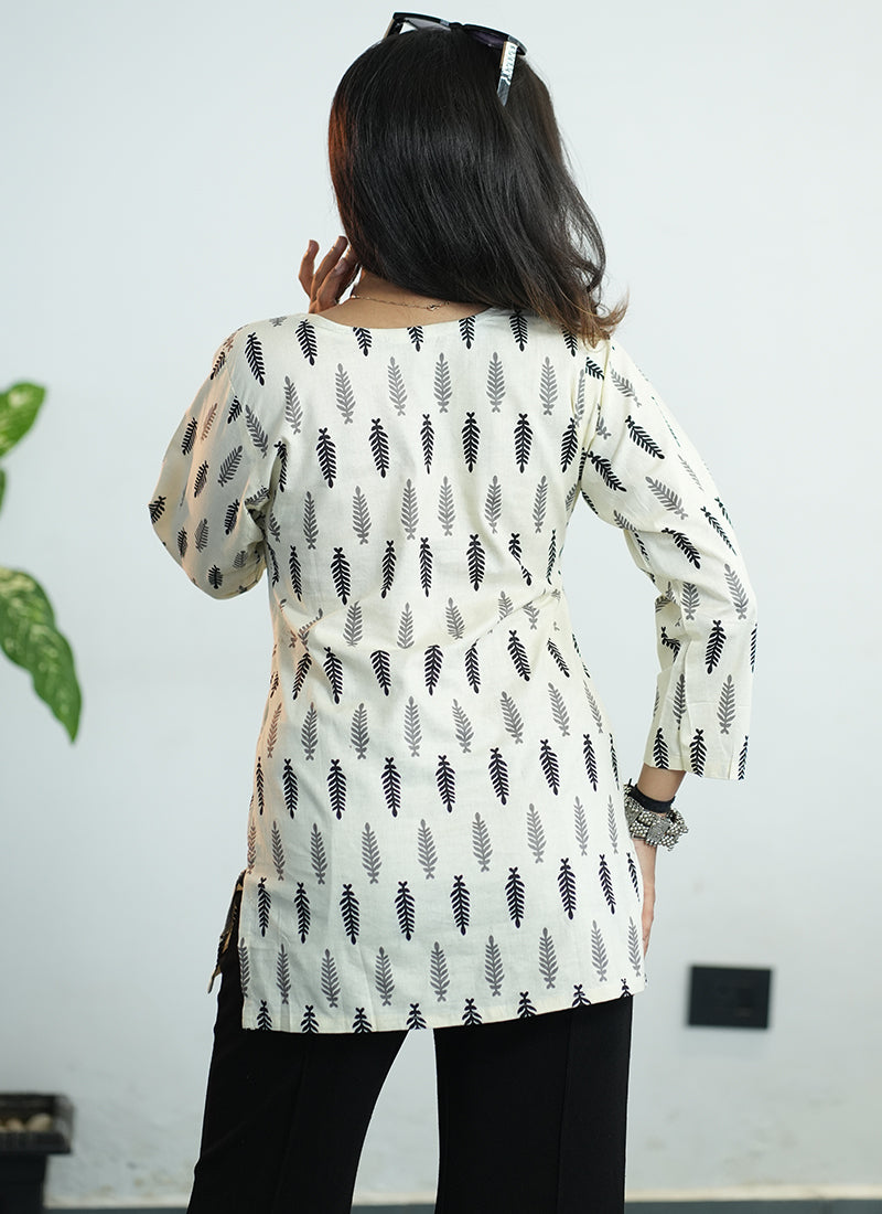 White And Black Printed Cotton V Neck Kurti