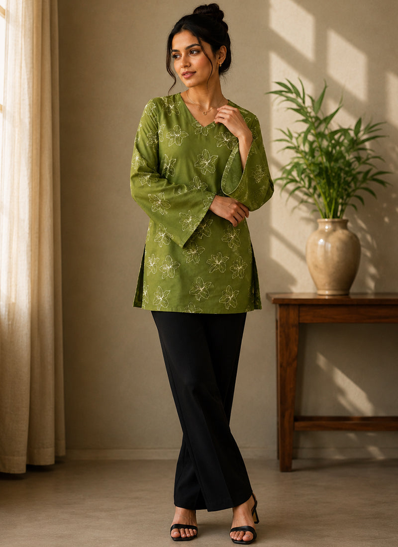 Green Rayon Printed V Neck Casual Kurti